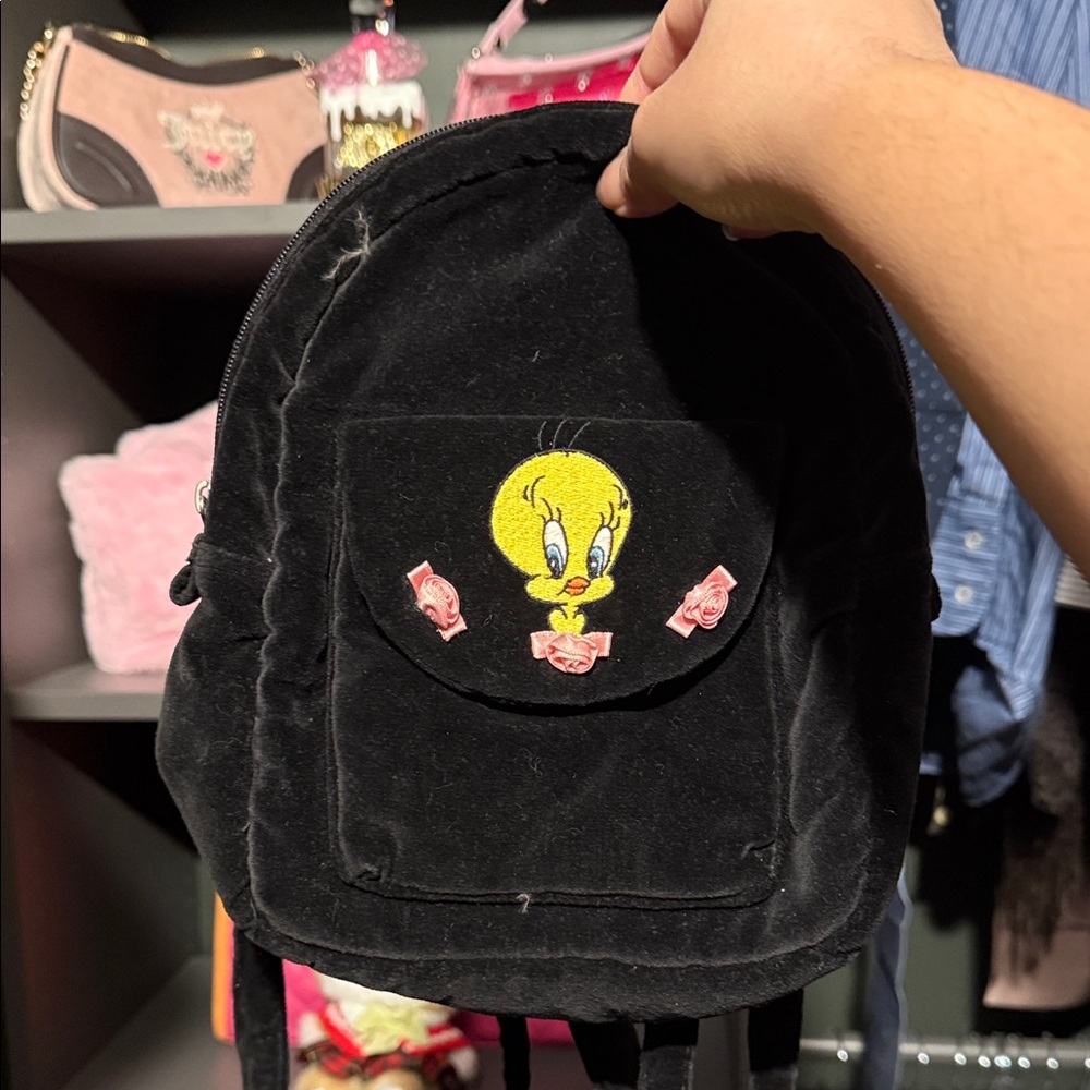 2/$50 vintage black velvet embroidered tweety backpack 💕